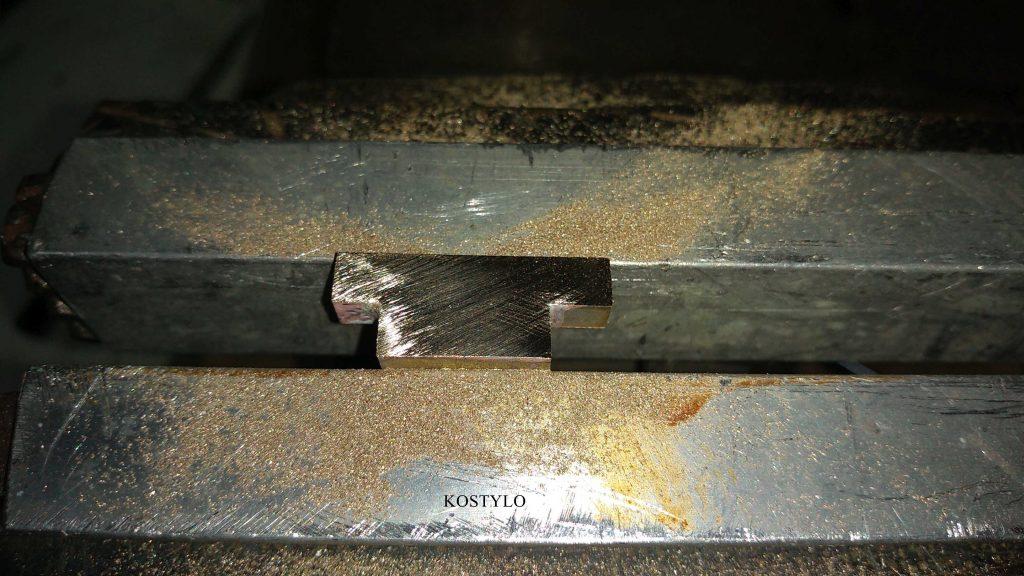 the silver-soldered, cut and fitted hinge components are hand-grinded in the Kostylo atelier