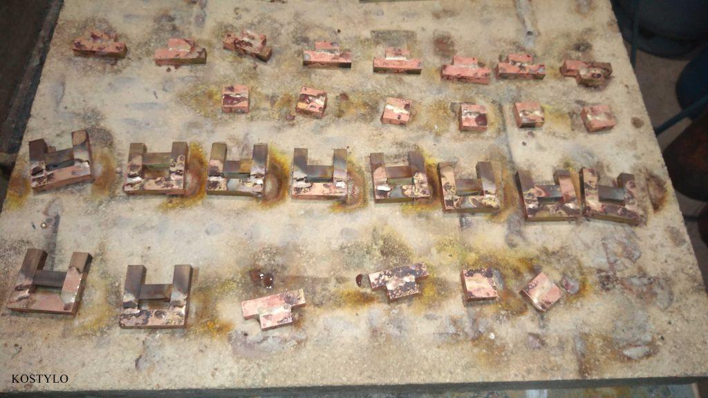 soldered with silver dimensioned components of authored hinges and latches hand-made in the Kostylo atelier