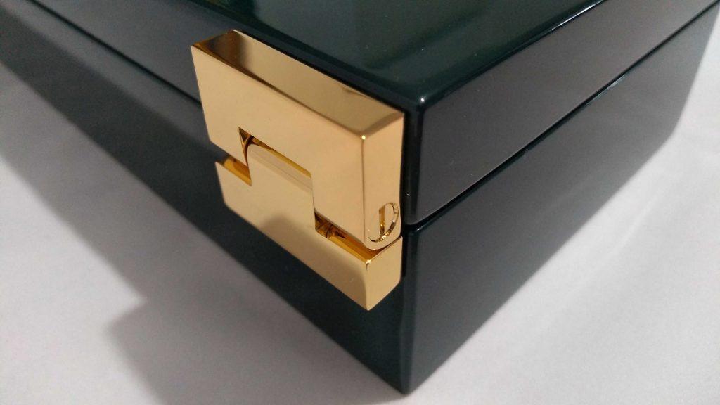 the final look of the authored luxury hinge hand-crafted and gilded with 23-carat italian gold in the kostylo atelier