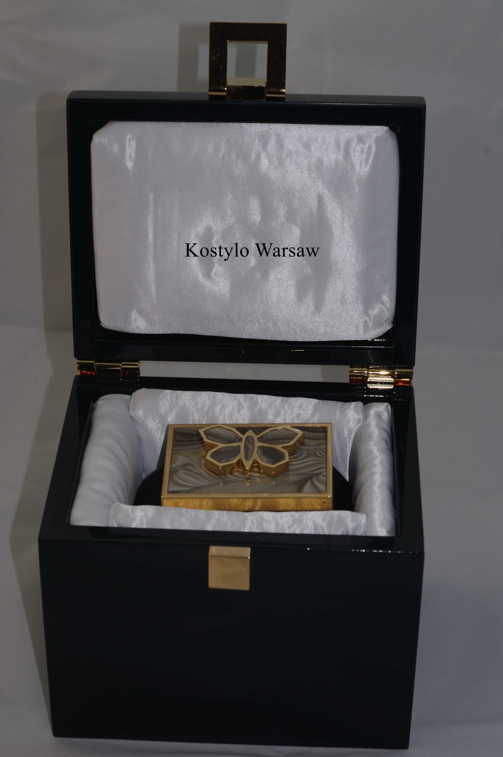 luxurious_goldplated_belt_for_the_trousers_of_dress_with_beautiful_butterfly_by_kostylo_atelier Luxury handmade gold-plated with 23 karat Italian gold dress trouser belt with an original butterfly with striped flint stone in luxurious box by Kostylo atelier
