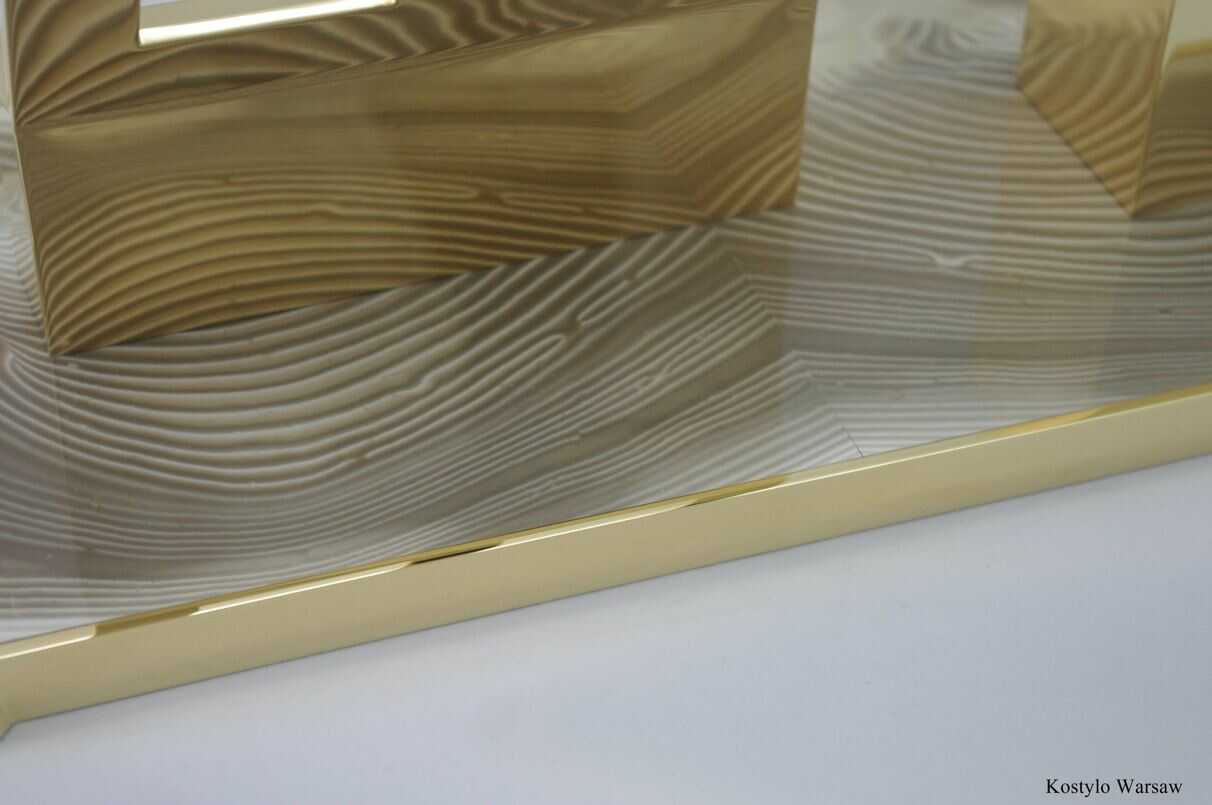 unique_striped_flint_stone_gold_plated_inkwell_by_kostylo_atelier A close-up of the original luxurious inkwell on a pen and smartphone, and a look at the very unique pattern of polished Flint stripes, polished to a very high gloss authored by kostylo atelier